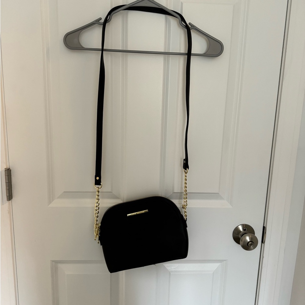 Steve Madden black cross body bag